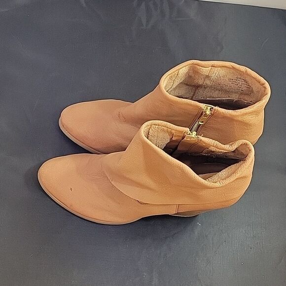 NINE WEST WOMEN"S POINTED TOE BLOCK HEEL SIDE ZIPPER CLOSURE ANKLE BOOT - Picture 4 of 13